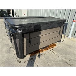 Platinum Spas Santorini 846A 6 person hot tub, with five seats and a lounger,  52 multiple jets, 7.3kw, 32 Amp, with hinged cover in full working order.

https://e.issuu.com/embed.html?backgroundColor=%23000000&d=platinum_brochure_uk_2023_v5_lr&hideIssuuLogo=true&hideShareButton=true&u=superiorwellness