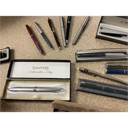 Collection of pens including ballpoint and fountain pens from Shaeffer, Parker and other makers  