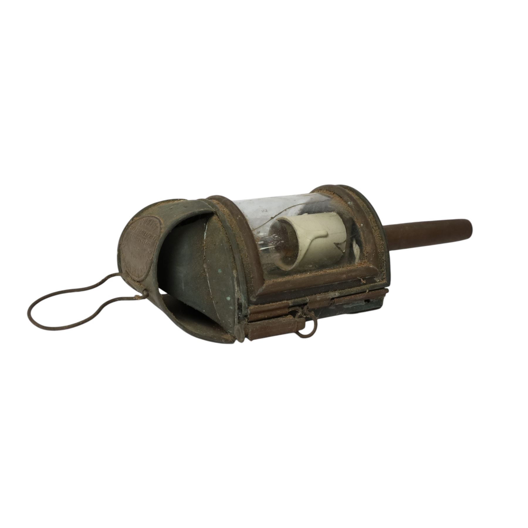 20th century brass and copper carriage lantern, with curved glass front, the brass oval plaque with details for Shand Mason & Co Fire Engine makers, Upper Ground Street, Blackfriars Rd, London, H32cm