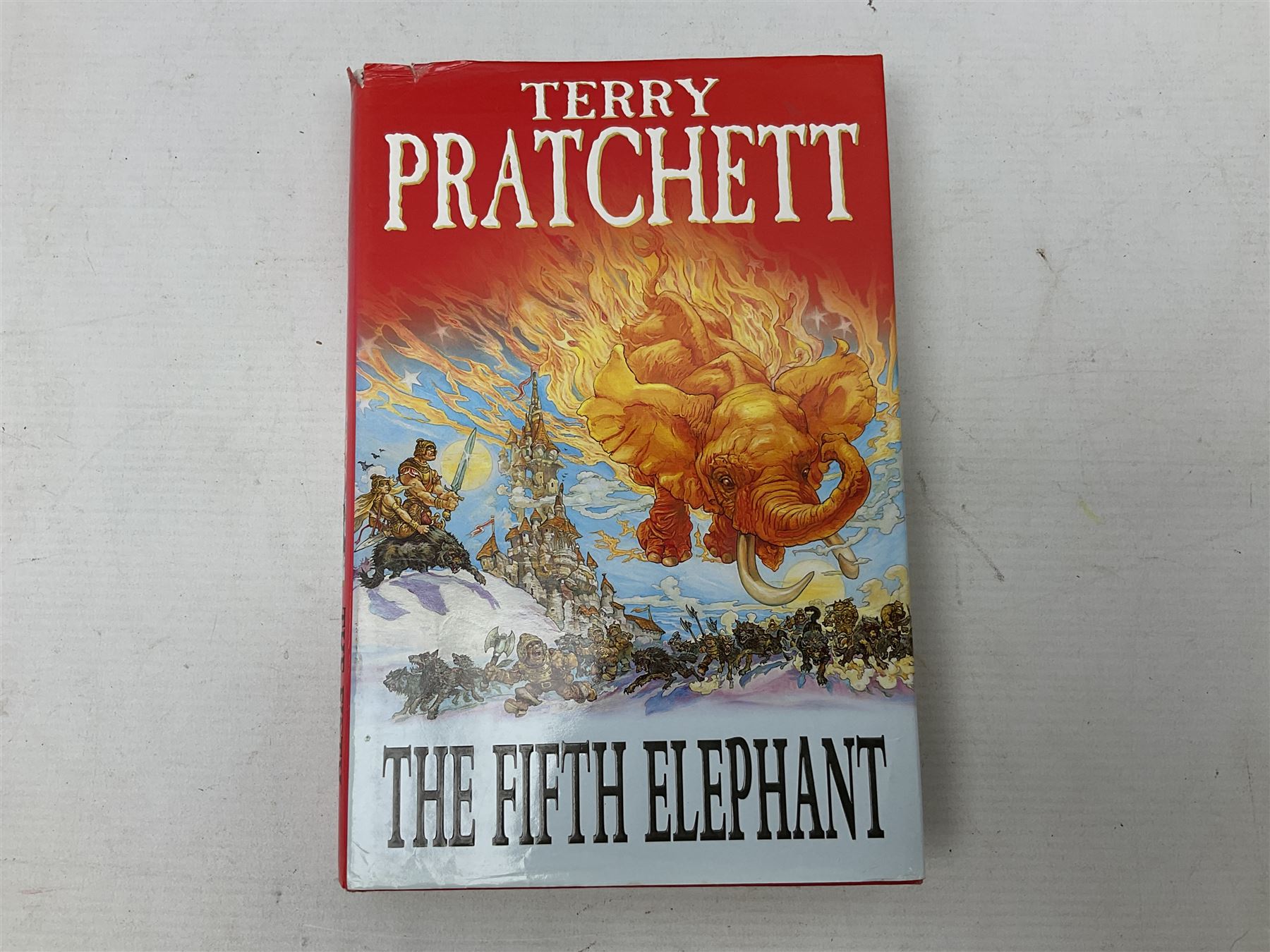 Collection of twenty-three hardback Terry Pratchett books, comprising approximately eighteen first editions including The Fifth Elephant signed & inscribed by Pratchett, all with dustjackets