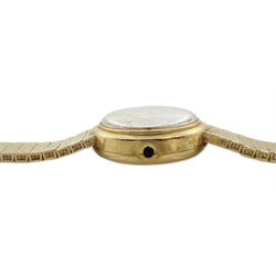 Omega 9ct gold ladies bracelet wristwatch, manual wind, Birmingham 1960