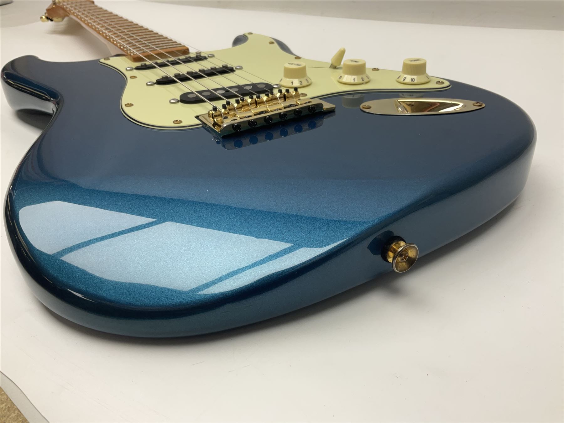Fender Stratocaster style electric guitar in metallic blue with Rio Grande pick-ups and Fender back-plate L98cm; in Fender soft carrying case