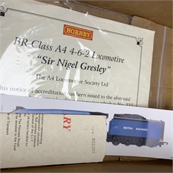 Hornby '00' gauge - three locomotives comprising limited edition 75th Anniversary Class 86 Diesel Bo-Bo No.86210 with certificate No.80/1000, limited edition Super Detail Class A4 4-6-2 'Sir Nigel Gresley' No.60007, with certificate No.325/500 and Transrail Class 56 Diesel Co-Co No.56049, all boxed (3)