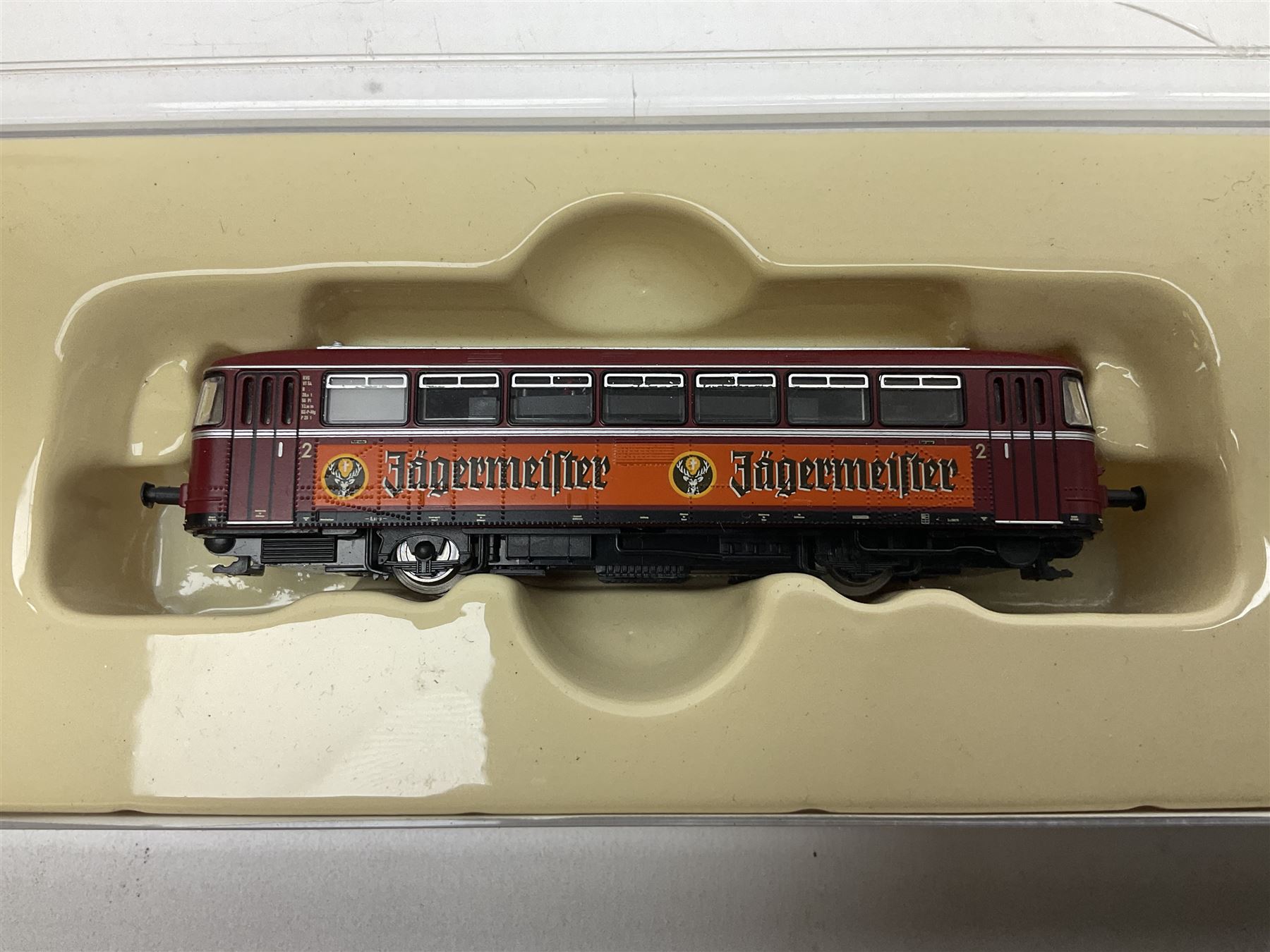 TRIX MINITRIX TEE CAPITOLE 6両 Class CC6500 Electric Locomotive | Trix Websites