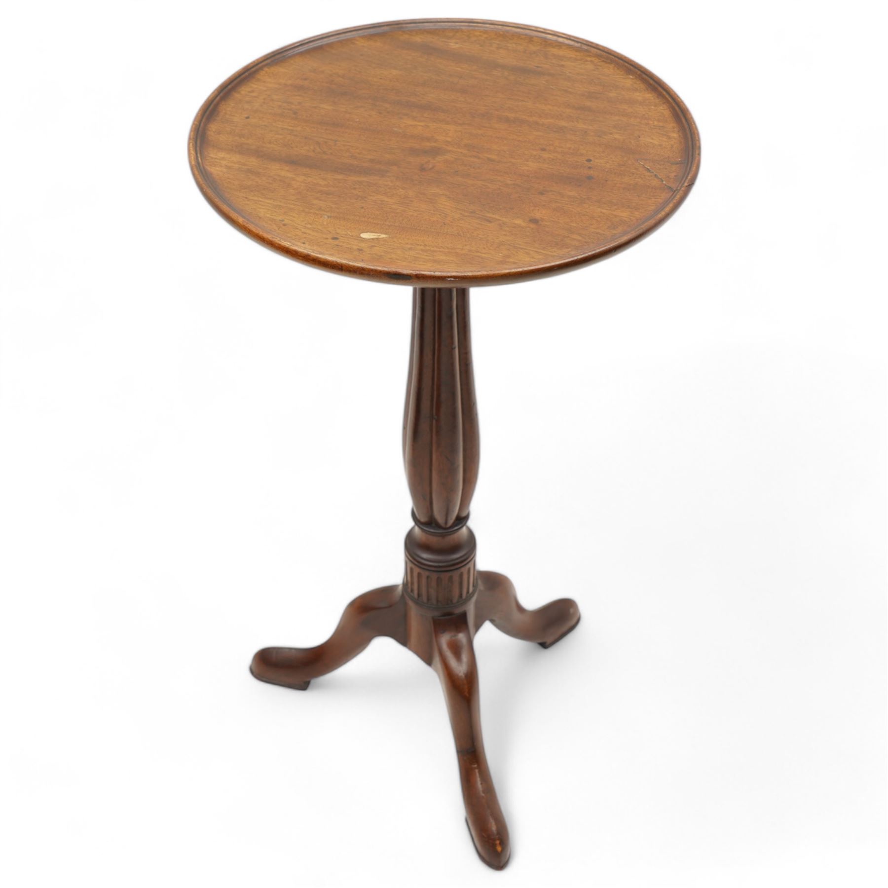 George III mahogany tripod wine table, circular dished top with moulded edge, bulbous lobe carved stem with triangular collar decoration, fluted lower stem over three out-splayed supports 