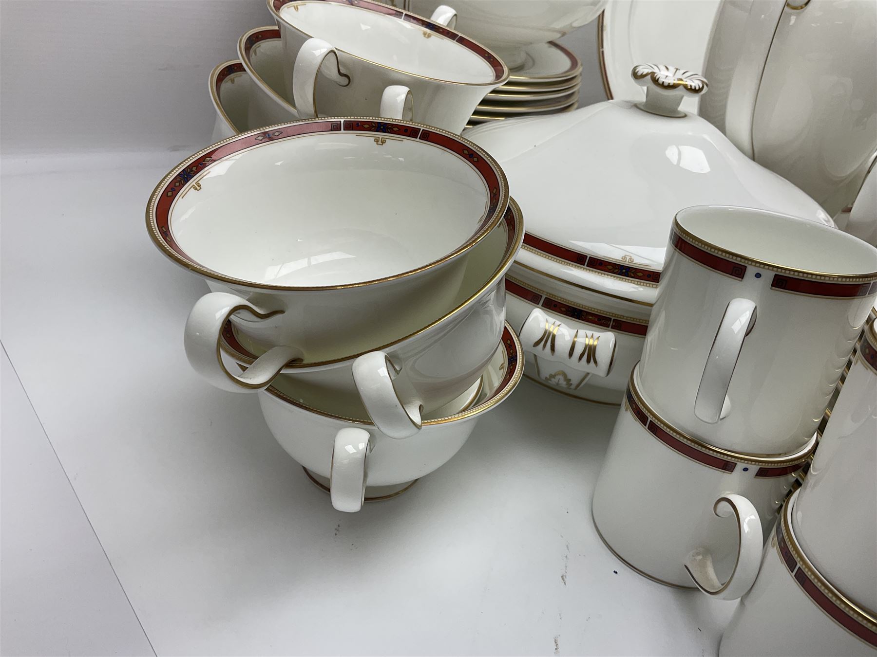 Wedgwood Colorado pattern dinner and coffee service for eight, to include coffee pot, milk jug, covered sucrier, coffee cans and saucers, dinner plates, side plates, twin handled bowls, four covered vegetable tureens etc (92)