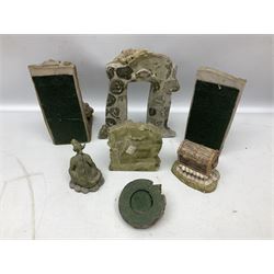 Seven Terry Pratchett Discworld figures by Clarecraft, to include The Luggage DW04M Smugli D990, pair of Home Sweet Home bookends, wall hanging modelled as a dragon upon stone plinth etc, tallest H19cm