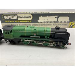 Wrenn '00' gauge - Rebuilt Bulleid Pacific 4-6-2 locomotive 'Lyme Regis' No.21C109 in SR Malachite Green; boxed with instructions