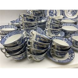 Wood and Sons Yuan pattern tea service, to include sixty two tea cups, ninety six saucers, fifty two dessert plates etc (230) 
