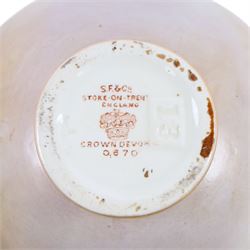 Crown Devon twin-handled ovoid vase, in Pheasants pattern no. 0670, H12cm