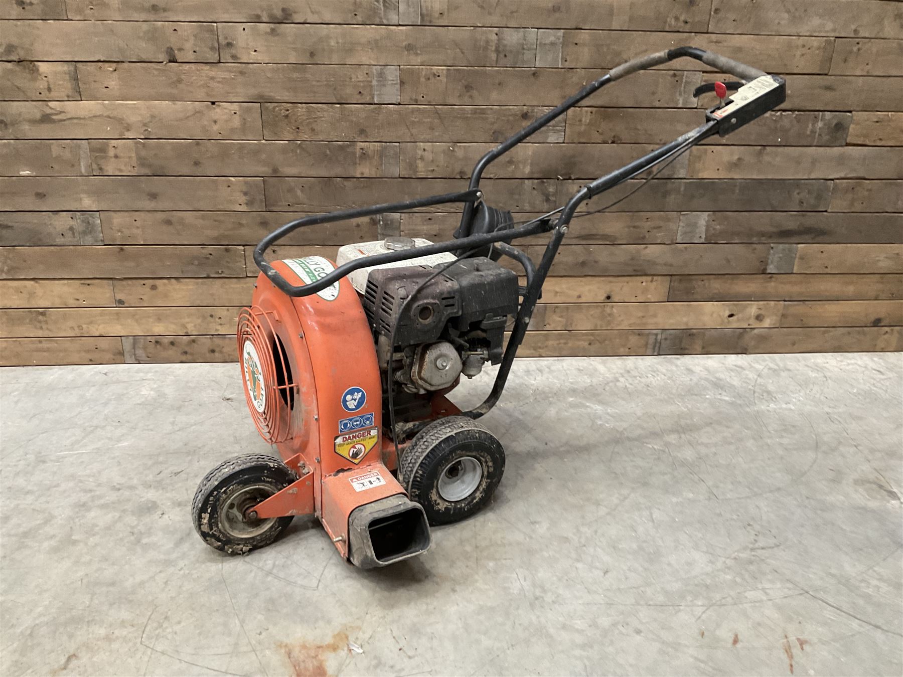 Billy Goat Quiet Blow Blower with Honda 8.0 GX240 engine 