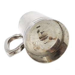 Silver half pint tankard by Walker & Hall, Sheffield 1928, approx 8.5oz, H10.5cm