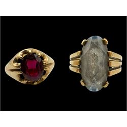 Gold synthetic blue spinel ring and a garnet ring, both 9ct