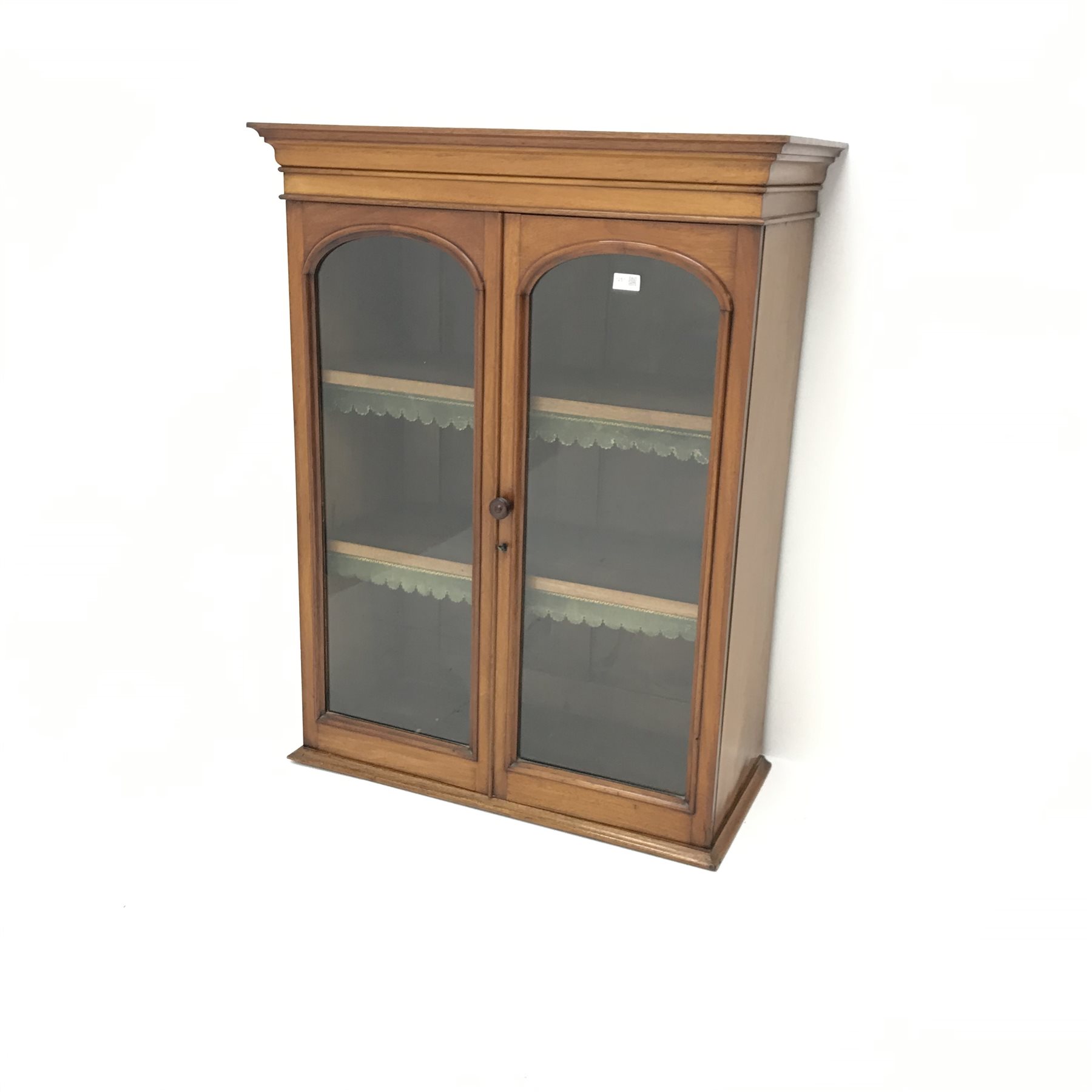 Victorian mahogany bookcase, two arched glazed doors enclosing two shelves, W83cm, H108cm, D39cm