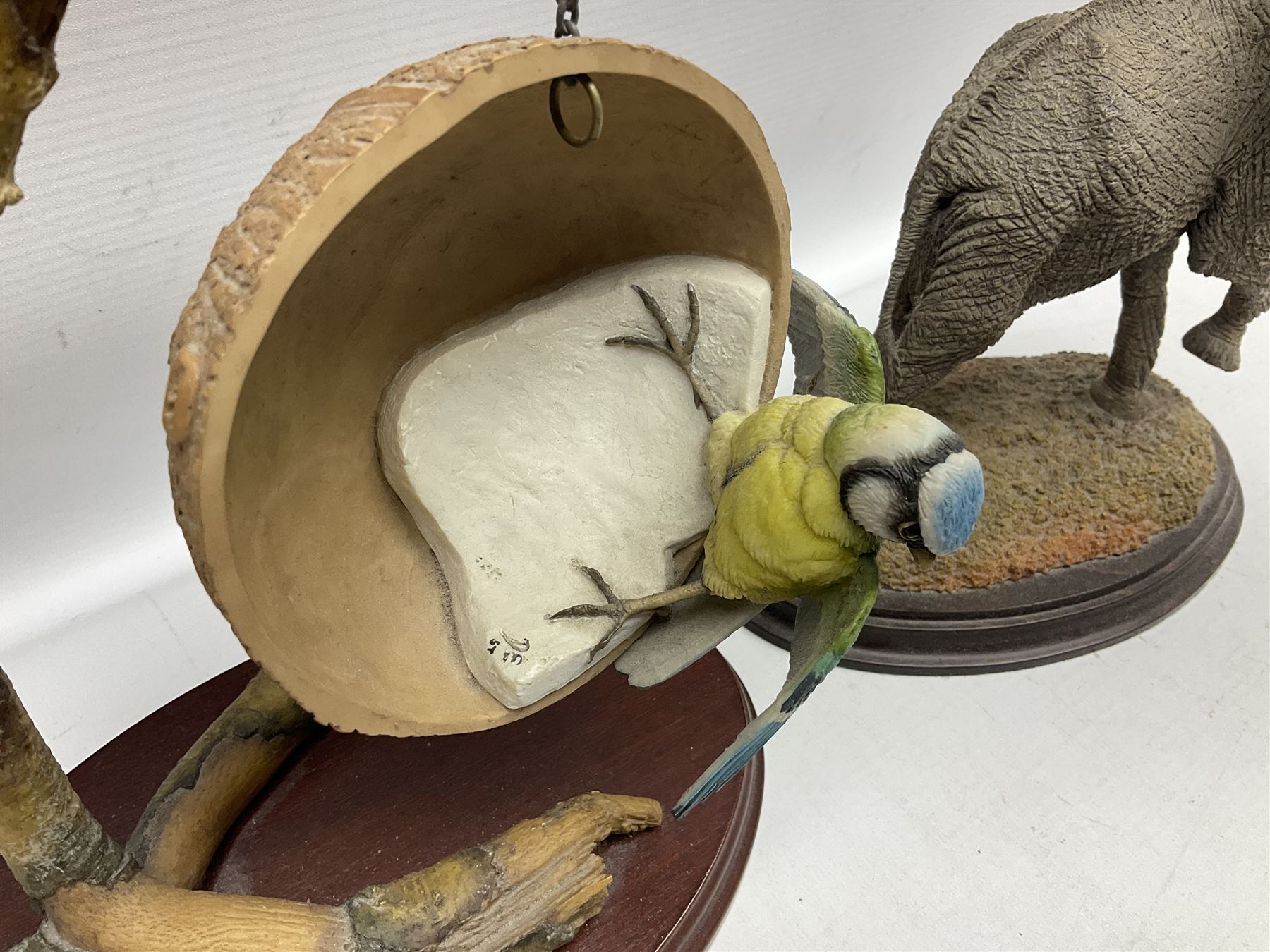 Country Artists figures, to include Bluetit, Elephant, Bluetit on tap etc, together with Lilliput Lanes and other similar items 