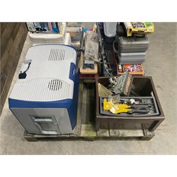 Black & Decker Powerfile, 2t trolley jack, axle stands, bench vice, framing kit, other tools and a Halfords cool box