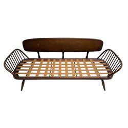 Ercol - mid-20th century elm and beech 'Studio Couch' day bed 