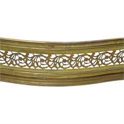 19th century brass fire curb of serpentine outline with pierced decoration W153cm