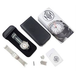 NTH DevilRay gentleman's automatic wristwatch, white and grey dial with luminous baton hour markers and unidirectional rotating bezel, on fabric strap, boxed with additional stainless steel strap 