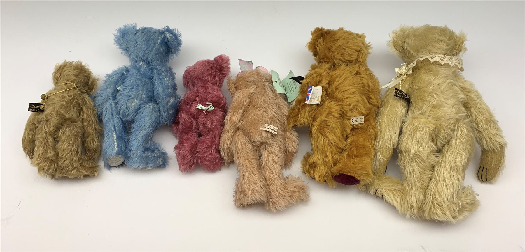 Six modern hand made teddy bears - 'Jingle' by Beechfield Collectors Bears H8