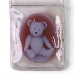 Hand cut red agate cameo, depicting a teddy bear, H3cm