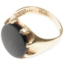 9ct gold black onyx signet ring, London 1972