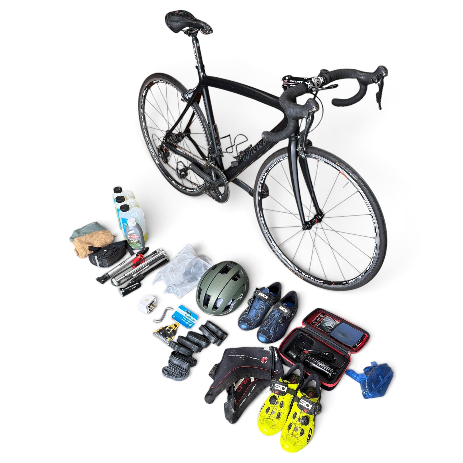 Wilier - Izoard XP bicycle, continental tyres, 2x11-speed, medium along with mixed accessories 