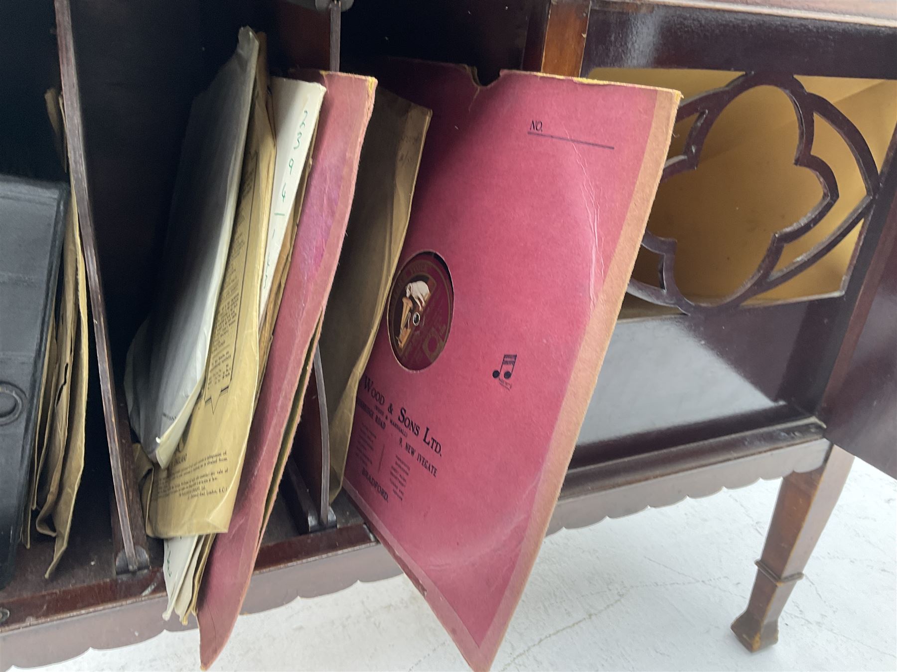 Gilbert gramophone in mahogany cabinet