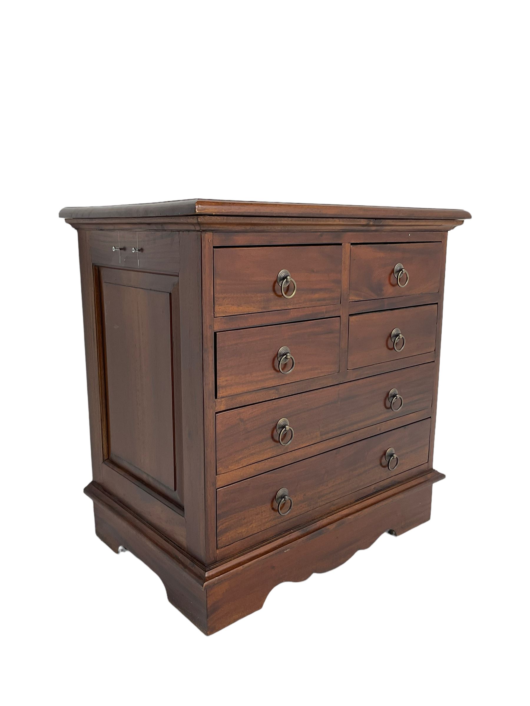 The Kingswood Collection - mahogany chest, moulded rectangular top over four short and two long drawers, shaped plinth base