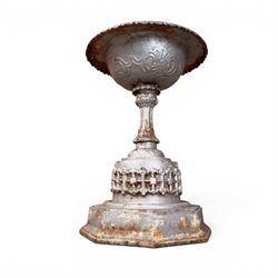 Small ornate painted 19th-century Meadow Foundry cast iron centrepiece urn, with wide, scalloped bowl rim decorated with a repeating egg and dart decoration, supported on a slender fluted pedestal with raised quatrefoil design on an octagonal plinth base  