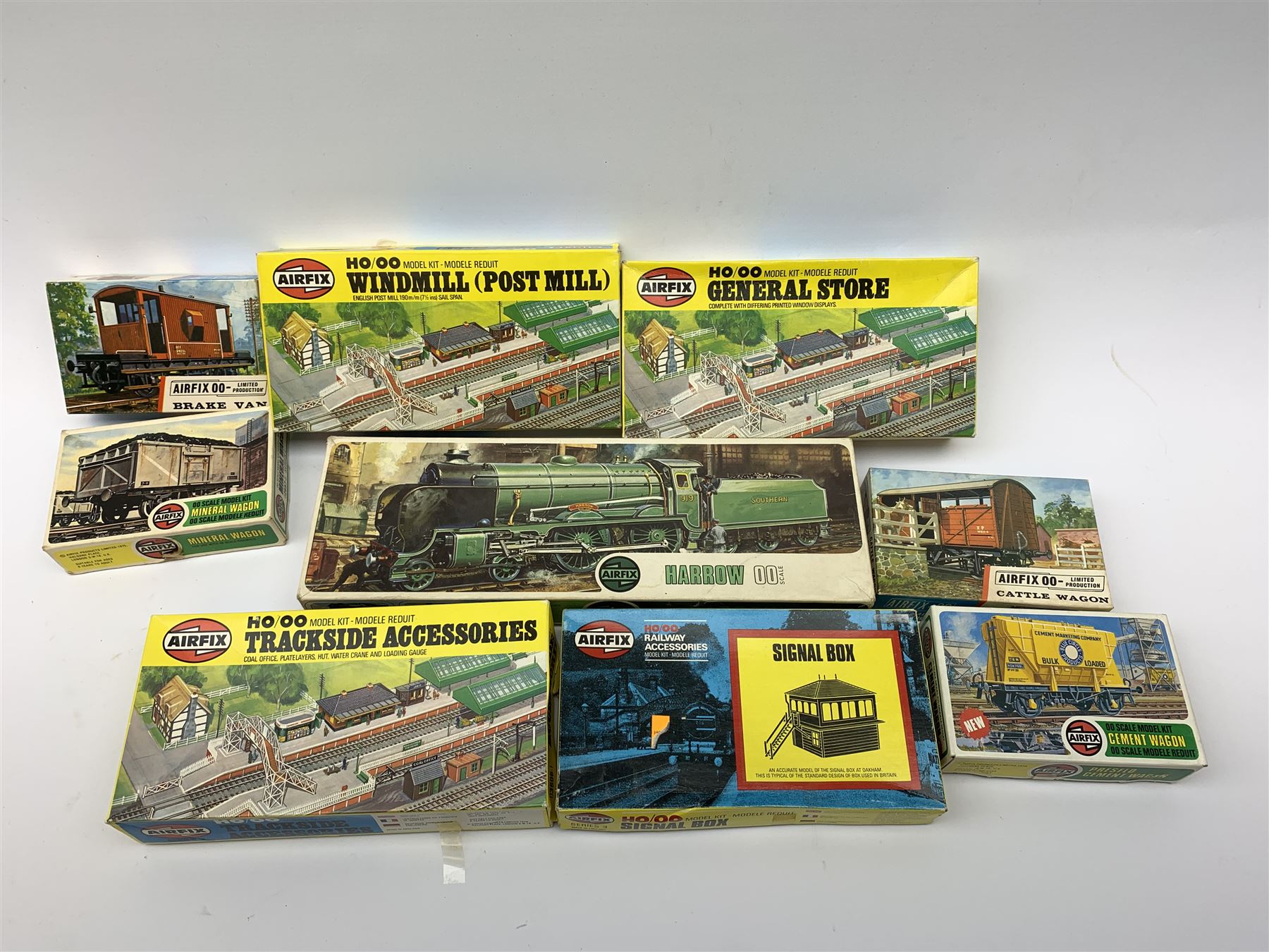 Airfix 'H0/00' gauge twenty unmade railway related construction kits