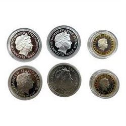 Commemorative coinage with silver proof examples, including 1998 silver proof piedfort one pound, 2006 '80th Birthday of Queen Elizabeth II' silver five pounds, 2010 'Britannia' one ounce fine silver coin, 2002 'Scottish' 'Welsh' and 'English' silver proof two pound coins, 2009 'Angel of the North' and 'Flying Scotsman' silver proof five pound coins etc, housed in capsules in two card boxes 