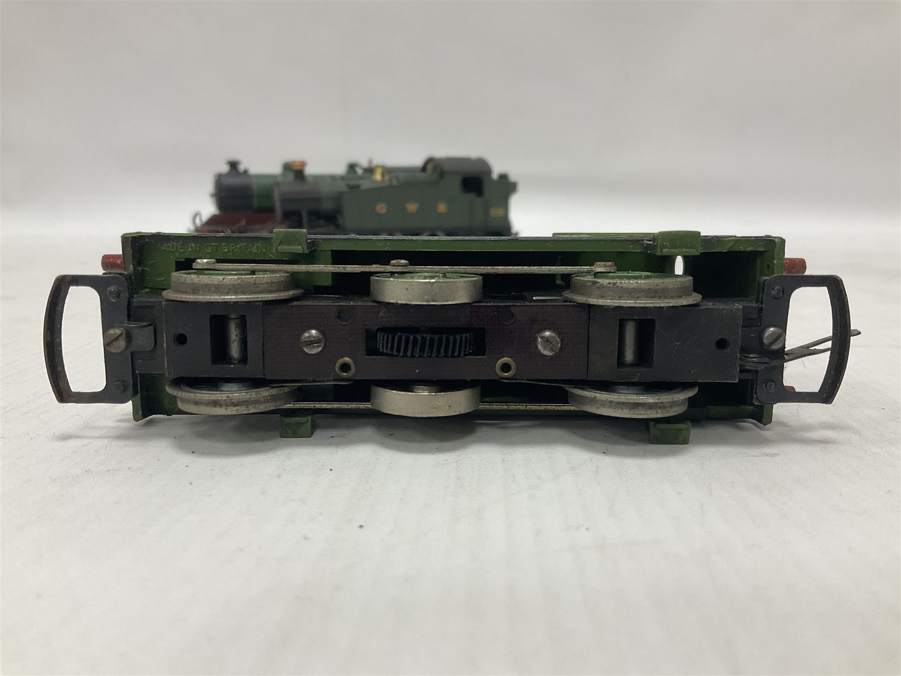 ‘00’ gauge - three kit built locomotives comprising Class J83 0-6-0T no.8477 finished in LNER green; GWR Class 4575 2-6-2T no.4589 finished in GWR green; GCR Class 9N/A5 4-6-2T no.169 finished in GCR green (3) 