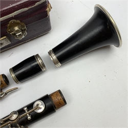 Oskar Oehler Berlin five-piece blackwood clarinet in fitted hard carrying case