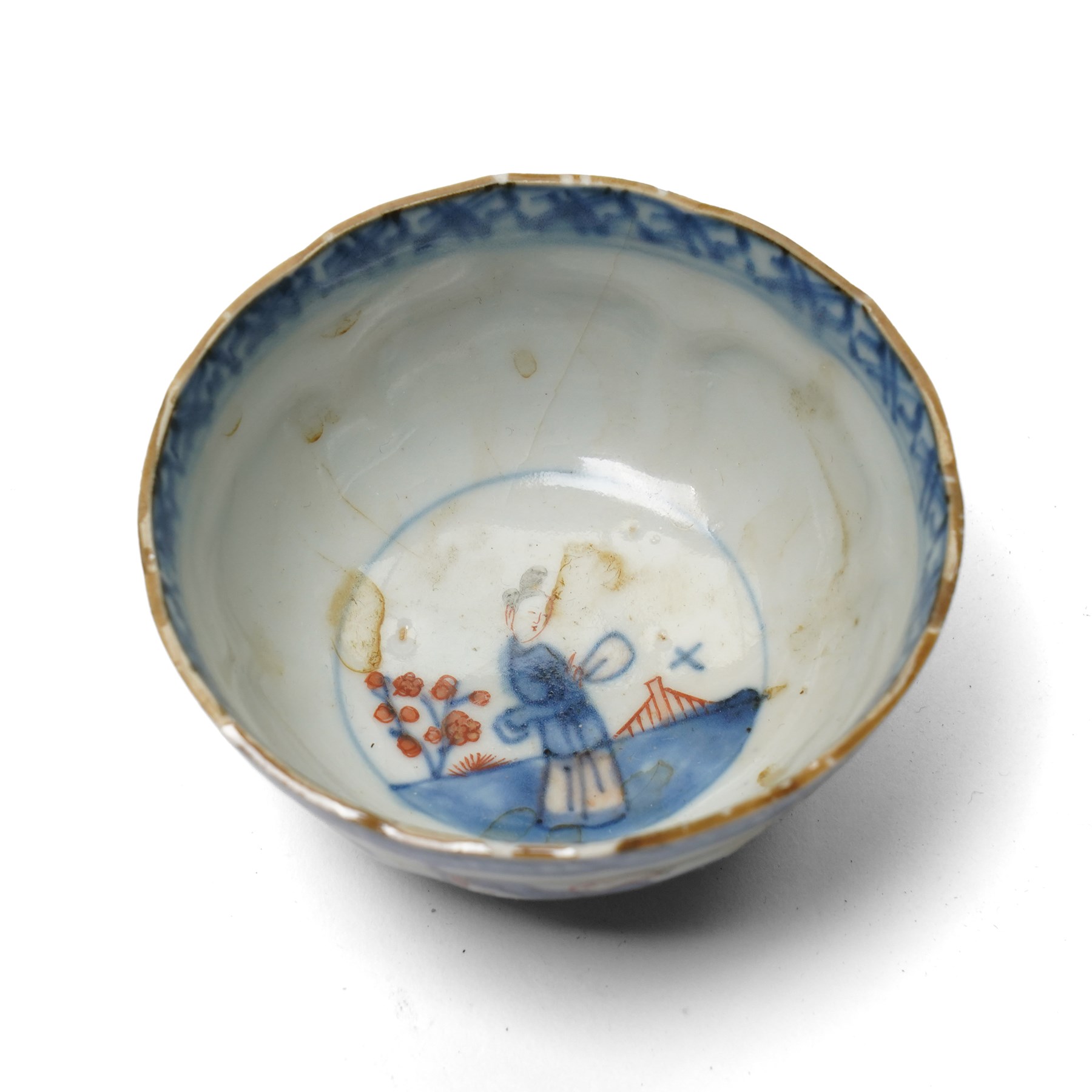 Collection of Chinese ceramics, including a famille rose vase, with apocryphal Qianlong marks to base, 18th century blue and white plate, two blue and white cups, Kangxi bowl (a/f), and others (10)