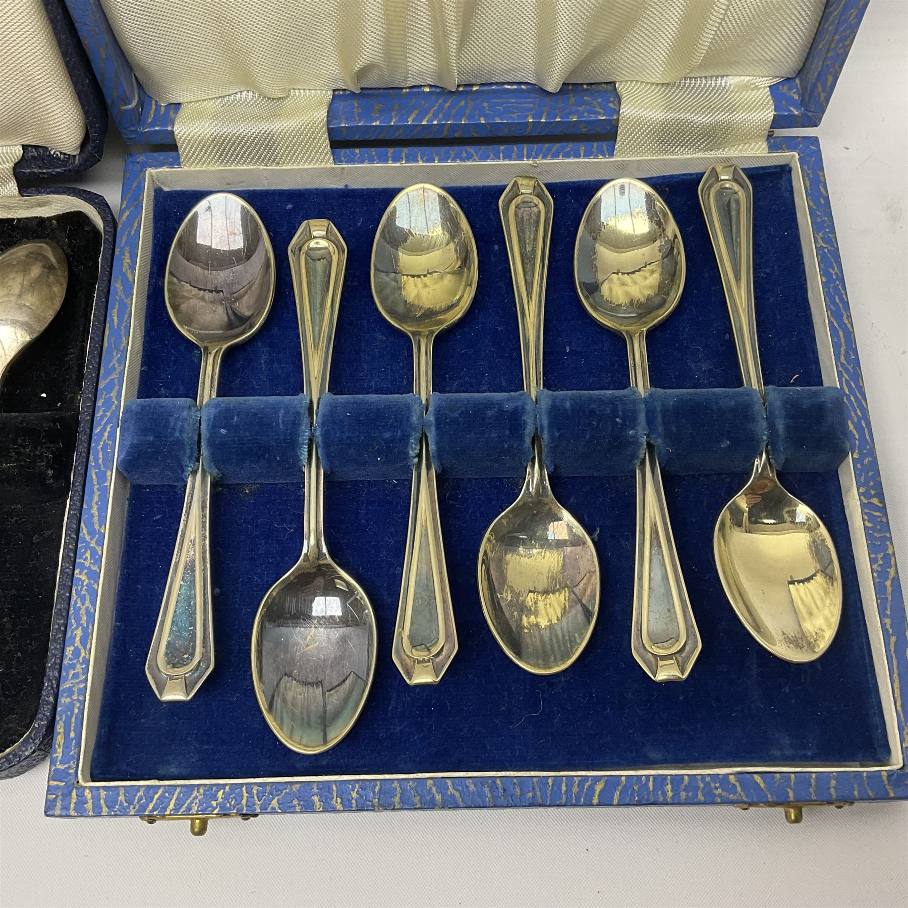 Set of six silver teaspoons, hallmarked, together with silver plated teaspoons and dish