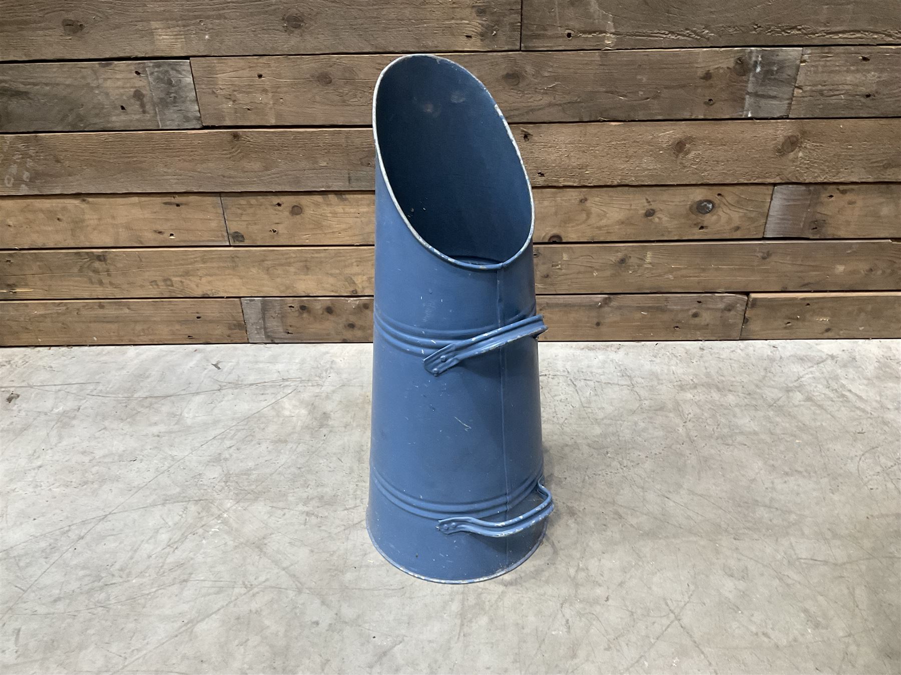 Black painted wrought iron fire guard , wicker log basket with stand, coal bucket and a fire kerb (4)