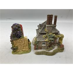 Fourteen Lilliput Lane cottages to include 'Diamond Cottage', 'Kendal Tea House', Visitor's Centre Special 'It's For You' signed to base, The British Collection 'The Sherlock Holmes' etc, all boxed with deeds