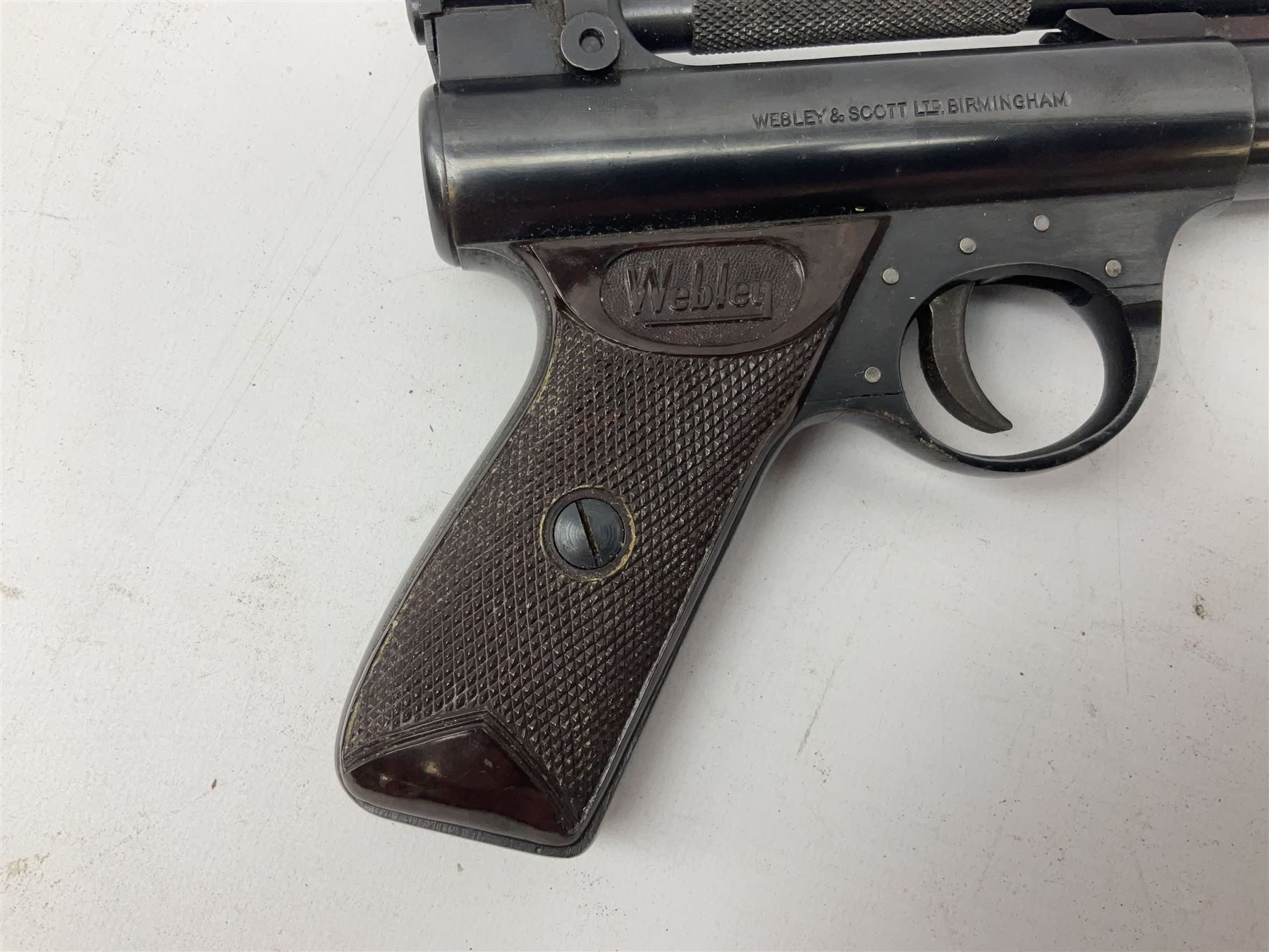 Webley Premier .22 air pistol with over lever action No.902 L24cm; and quantity of .22 pellets in two tins