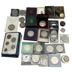 Great British and World coins, including two King George V 1935 crowns, King George VI 1951 Festival of Britain commemorative crowns, various commemorative crowns, Queen Elizabeth II four 1986 and two 1996 two pound coins, United States of America 1883 Morgan dollar and 1984 commemorative dollar etc