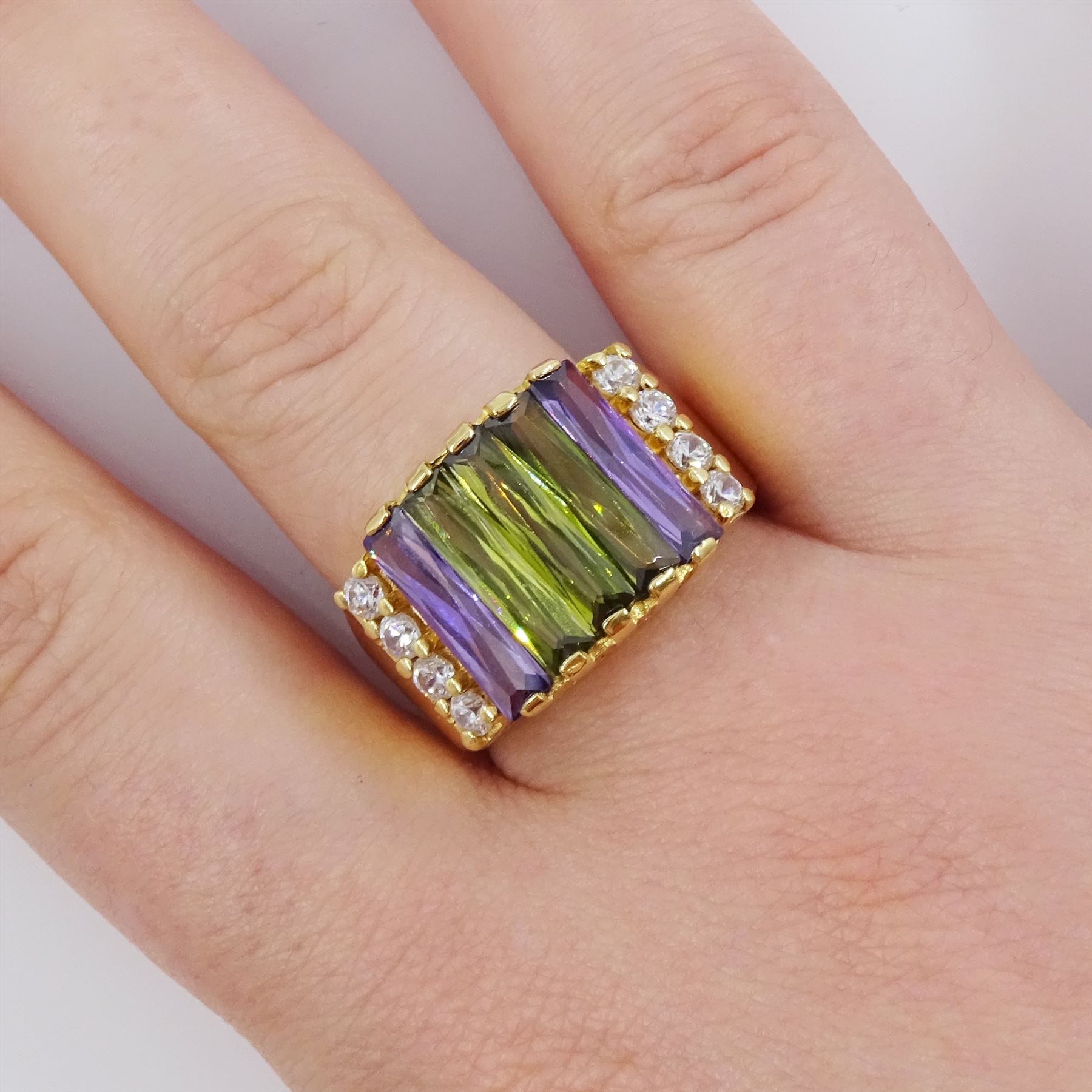 18ct gold purple and green paste stone set ring, with white paste stone sides, stamped 750