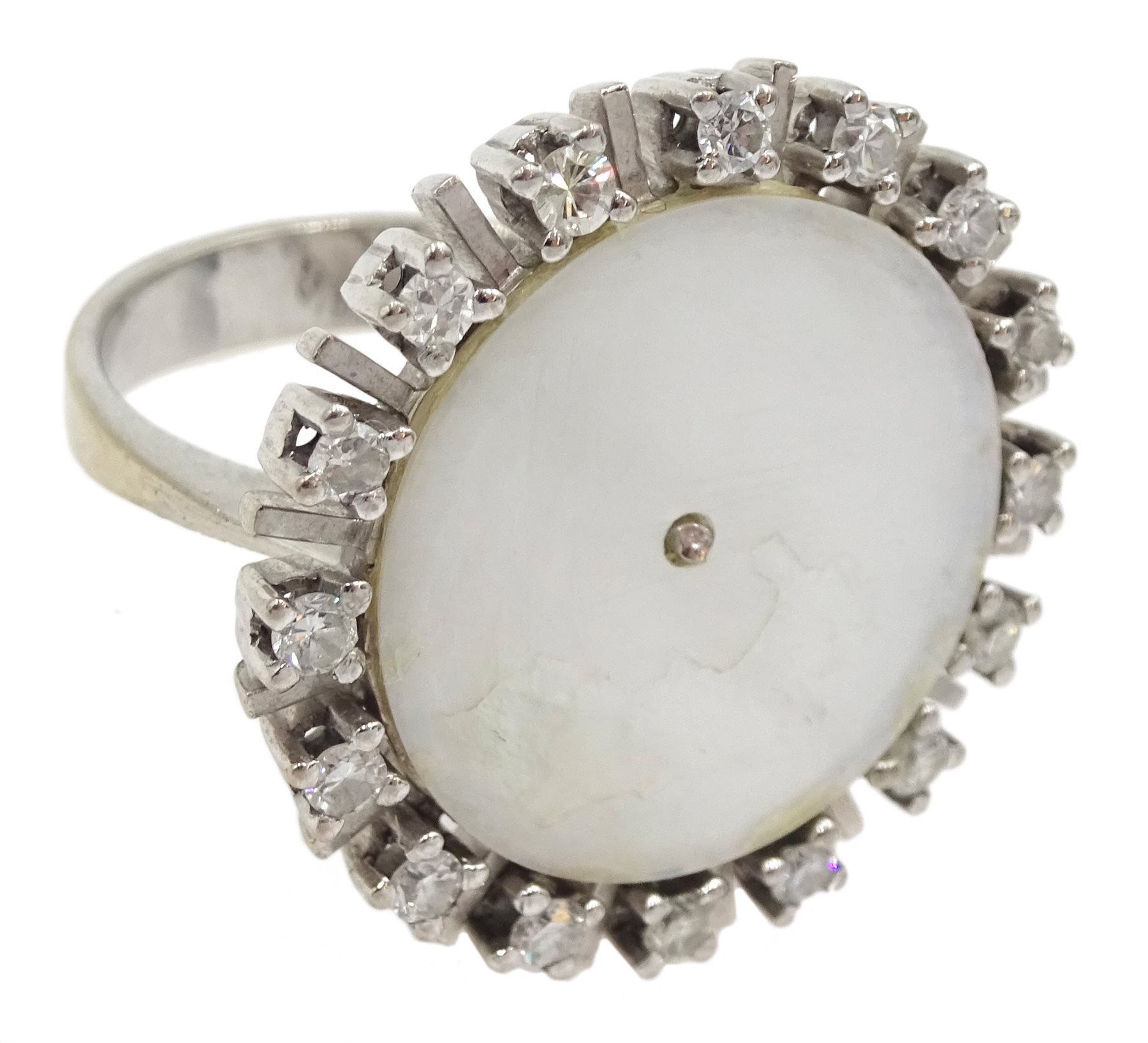 18ct white gold mother of pearl and diamond surround ring, approx 10gm
