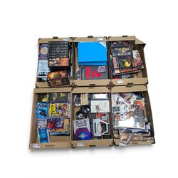 Collection of Sci-Fi related books, collectables and ephemera, including Star Wars, Buffy,...