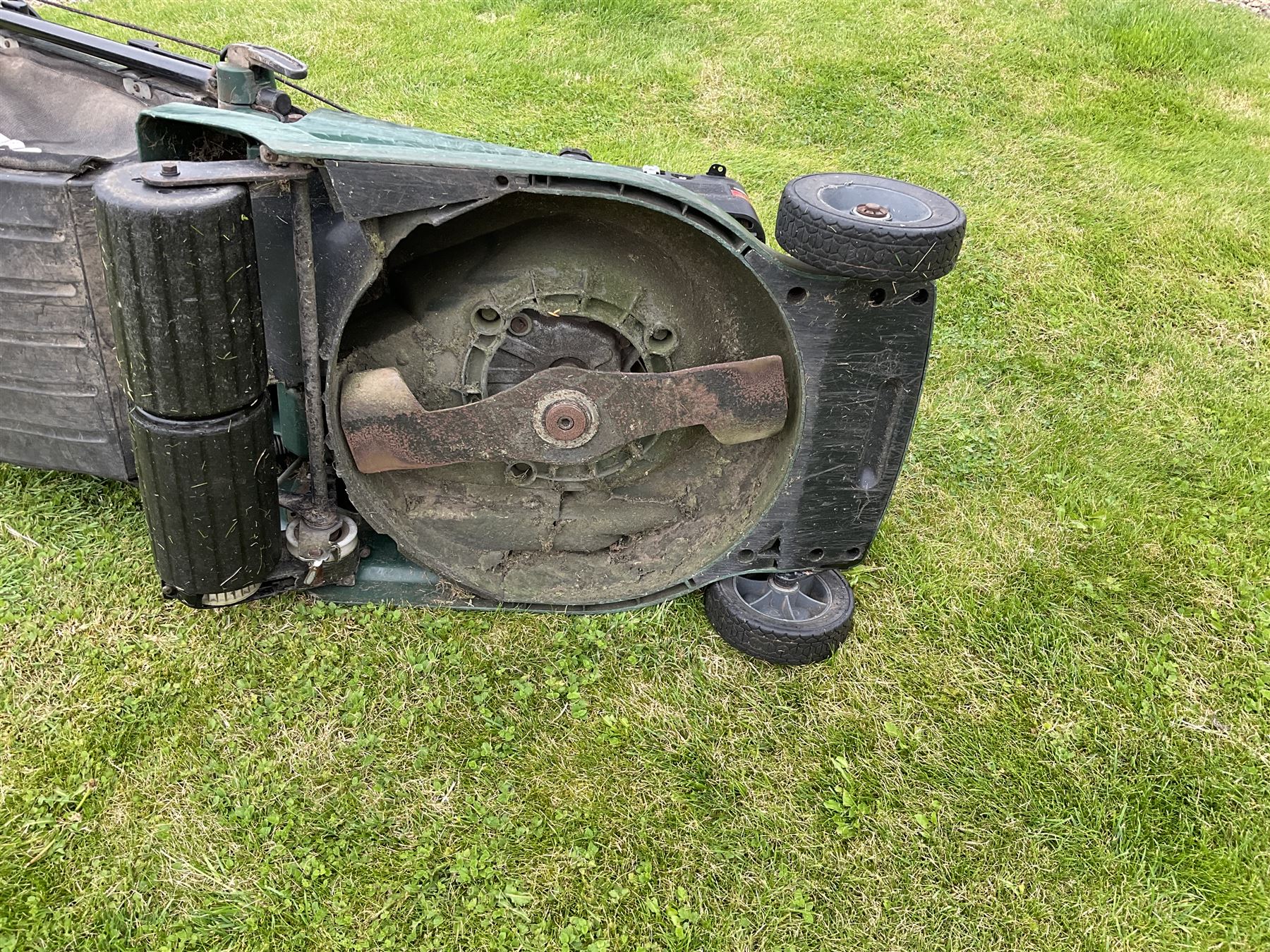 Atco Admiral 14” rotary petrol lawnmower, Briggs & Stratton Quantum XTL 50 engine (Self propelled mechanism disconnected- parts included) - THIS LOT IS TO BE COLLECTED BY APPOINTMENT FROM DUGGLEBY STORAGE, GREAT HILL, EASTFIELD, SCARBOROUGH, YO11 3TX