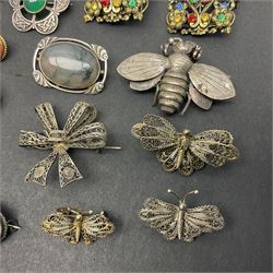 9ct gold jewellery including leaf brooch, wishbone Mizpah brooch, carnelian brooch, gold cased ladies Omega wristwatch, on leather strap and gold cased ladies Tissot wristwatch on expanding gilt strap, together with silver brooches and a Czech paste buckle, etc