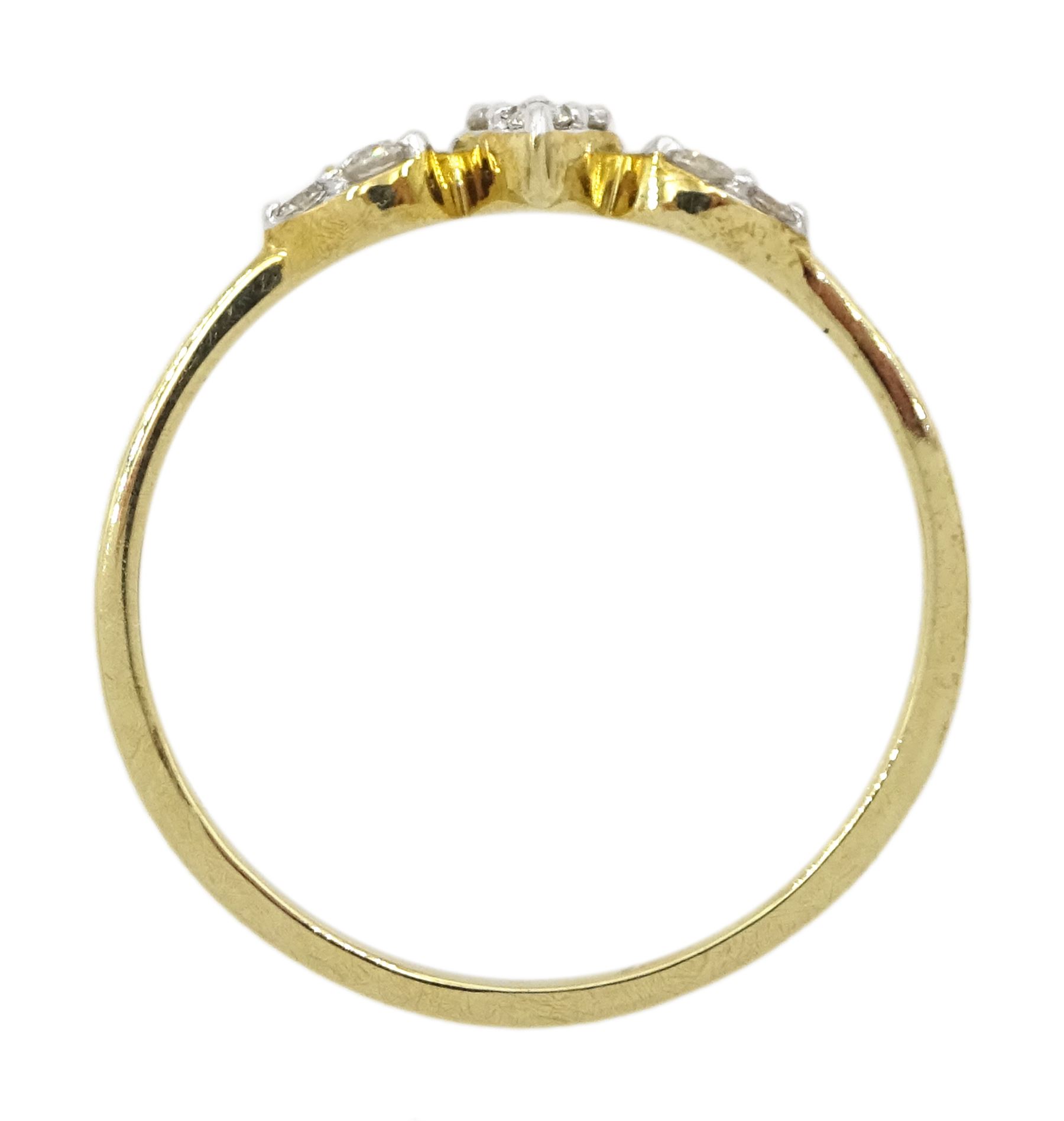 9ct gold round brilliant cut diamond cluster ring, hallmarked, total diamond weight approx 0.20 carat