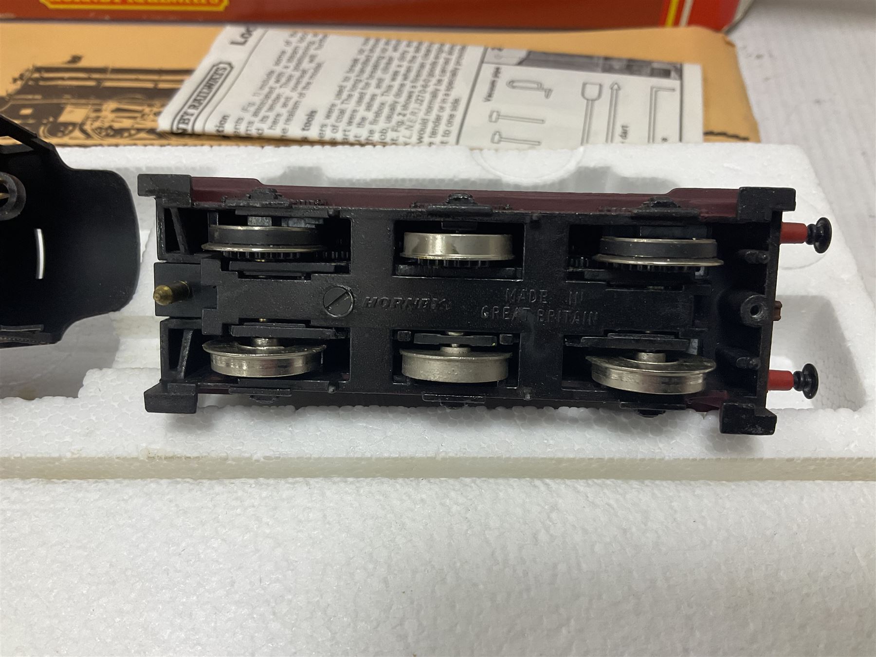 Hornby ‘00’ gauge - Class N15 4-6-0 ‘Sir Dinadan’ locomotive no.795 in SR green; Coronation Class 7P 4-6-2 ‘Duchess of Sutherland’ locomotive no.6233 in LMS maroon; Class 7P 4-6-2 ‘The Princess Royal’ locomotive no.6200 in LMS maroon; Class A4 4-6-2 ‘Mallard’ locomotive no.60022 in BR green; in original boxes (4) 