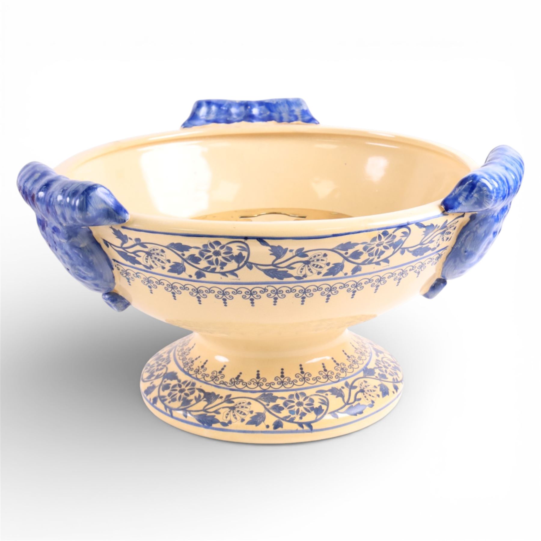 Copper kettle, warming pan and large pedestal bowl