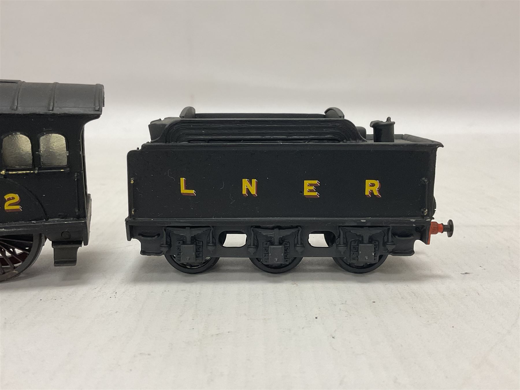 ‘00’ gauge - three kit built locomotive and tenders comprising Class D21 4-4-0 no.1242 finished in NER black with LNER tender; Class C4 4-4-2 no.5262 finished in LNER black; Coal Engines Class 0-6-0 no.2408 finished in black with Millholme Models LNER tender (3) 