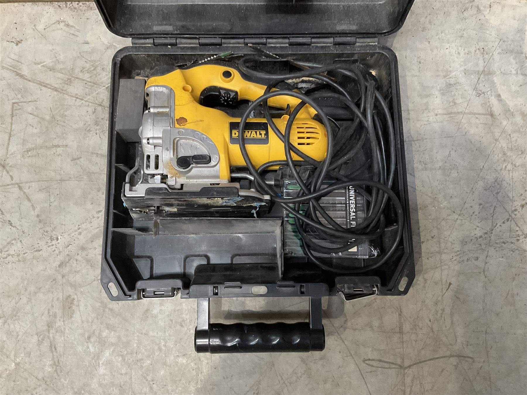 De-Walt jigsaw and a De-Walt SDS drill, cased (2)